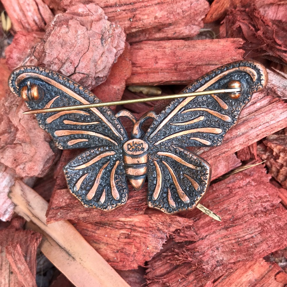 Joan Rivers Butterfly Brooch - Picture 2 of 2